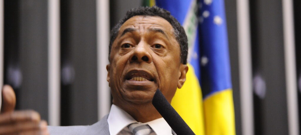 Paraibano Damião Feliciano propõe aumento de 18 cadeiras na Câmara para evitar perda de vagas por estados; veja quem ganha