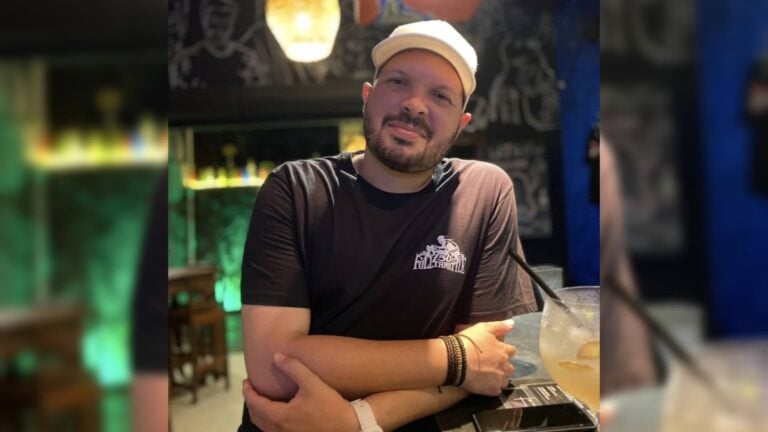 Cantor da banda Bereguedê, Adriano Alves morre em JP; sepultamento acontece neste domingo na Capital