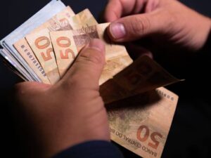 Servidores de JP recebem primeira parcela do 13º salário nesta sexta-feira – PB AGORA