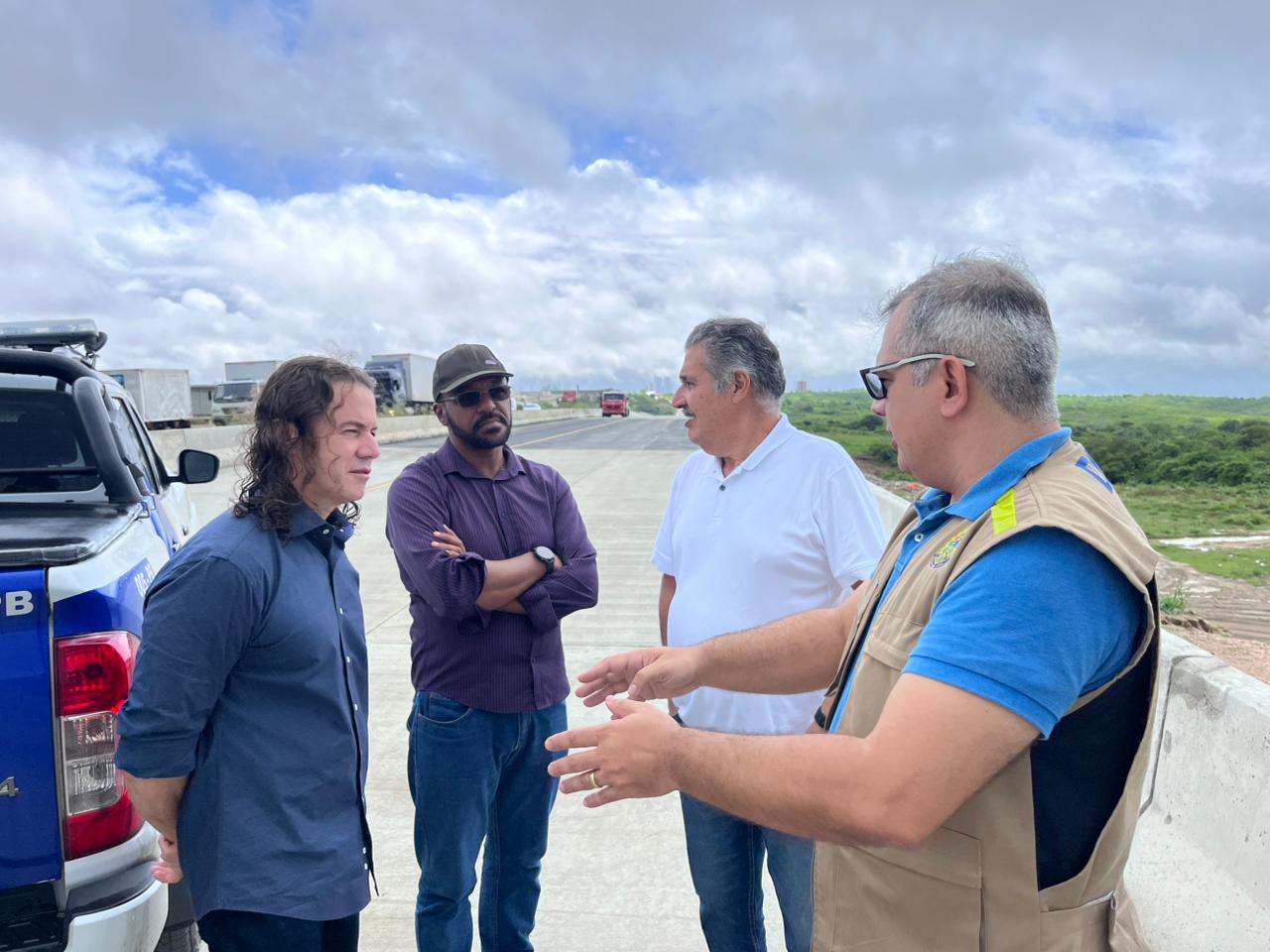 Com presença de Veneziano, tráfego é liberado no 1º viaduto da duplicação da BR 230 em Campina Grande