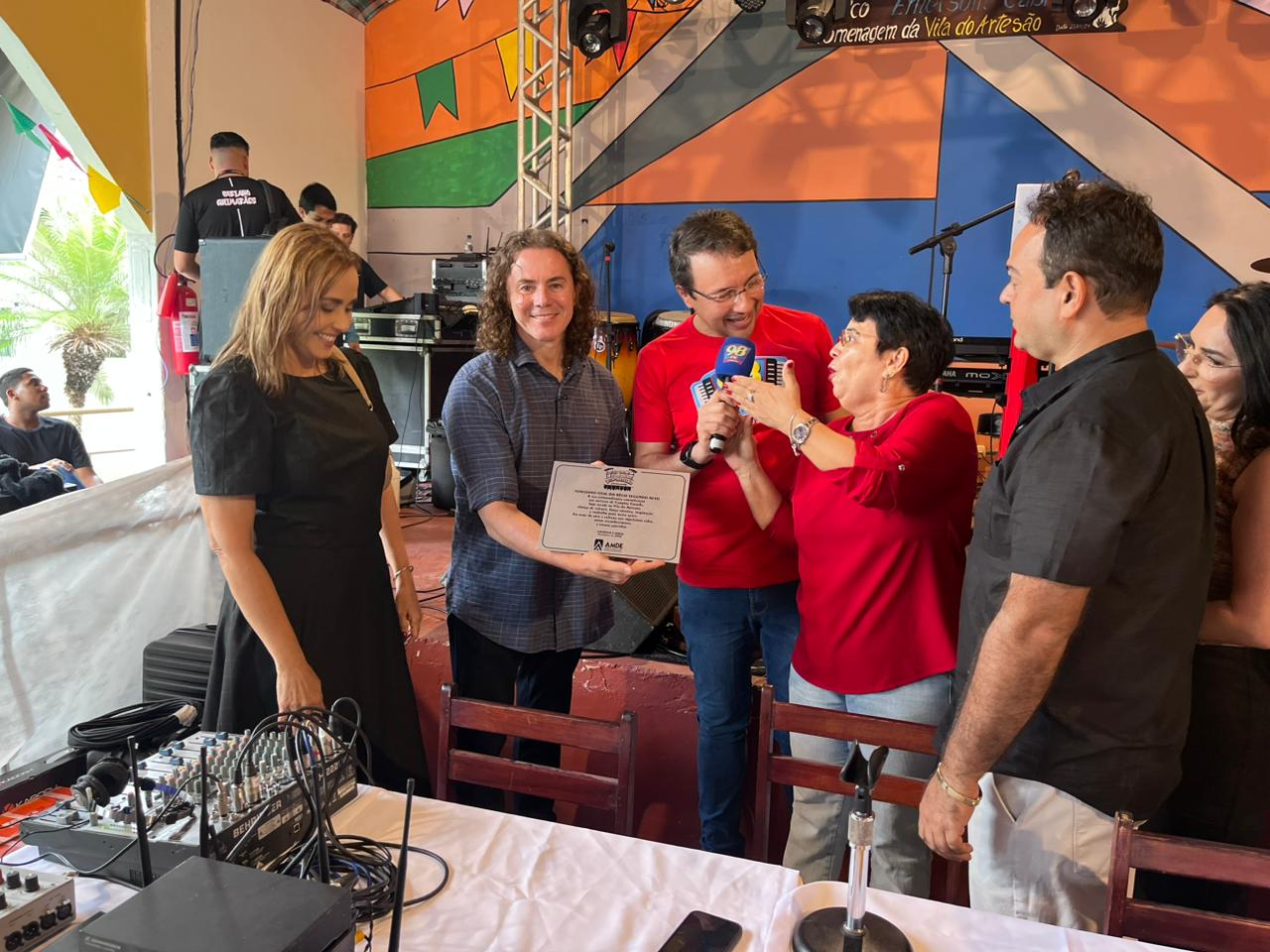 Criador da Vila do Artesão em Campina Grande, Veneziano recebe homenagem da AMDE e dos artesãos campinenses