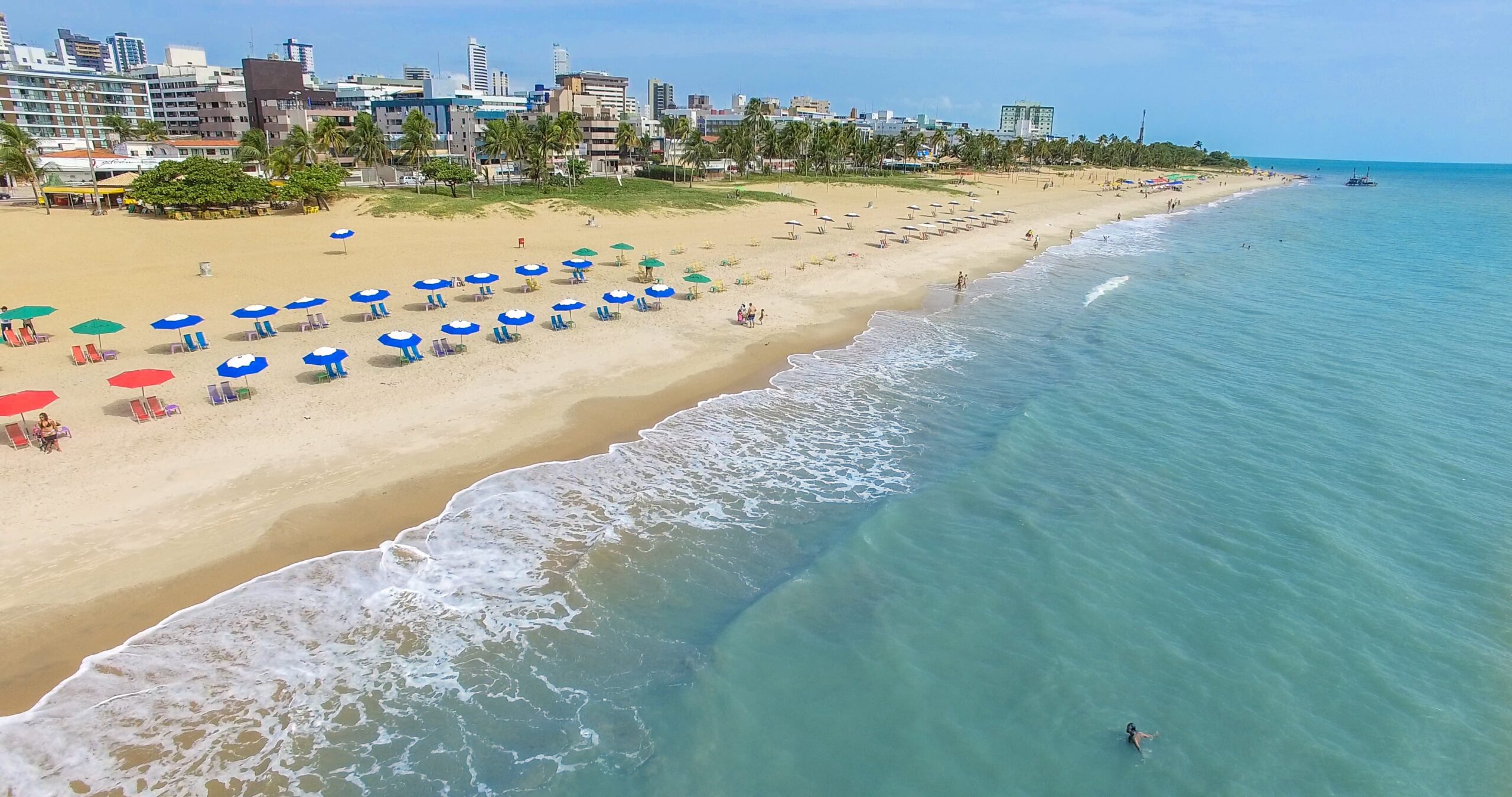 DEU PRAIA: banhistas podem aproveitar todo o litoral paraibano neste final de semana; nenhum trecho está impróprio para banho