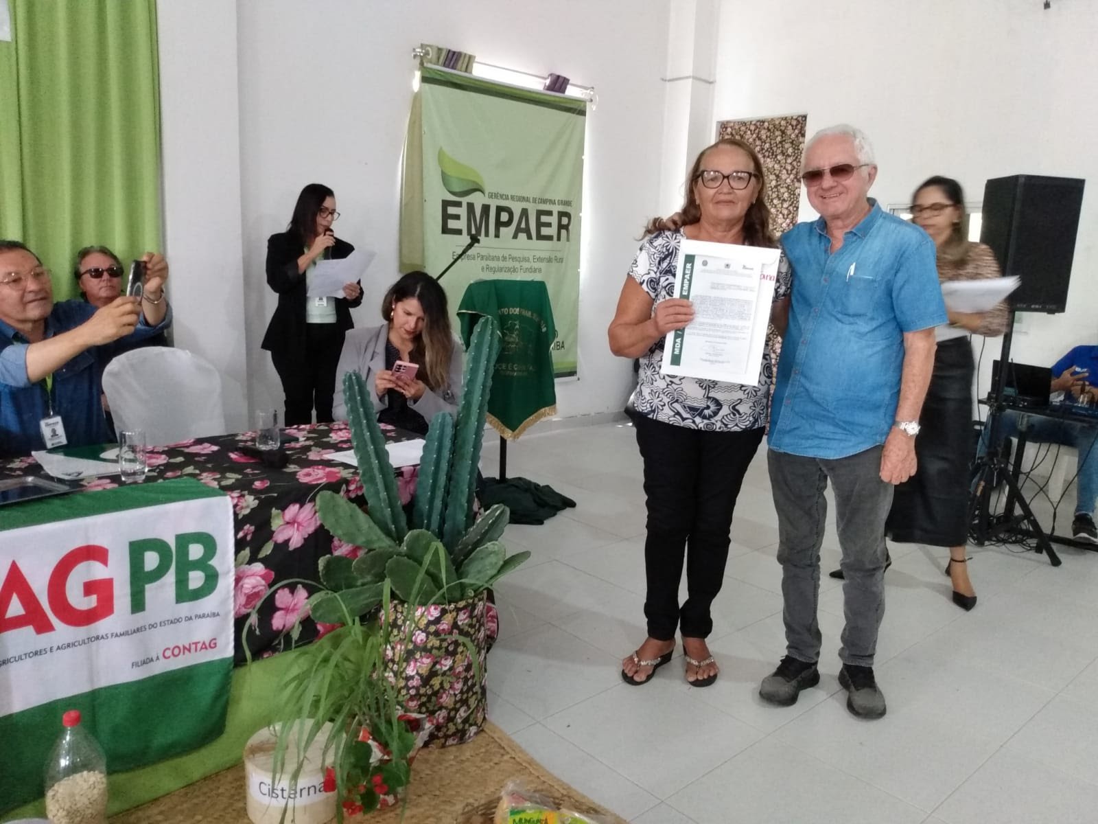 Estado entrega mais de 350 títulos de terras em Queimadas