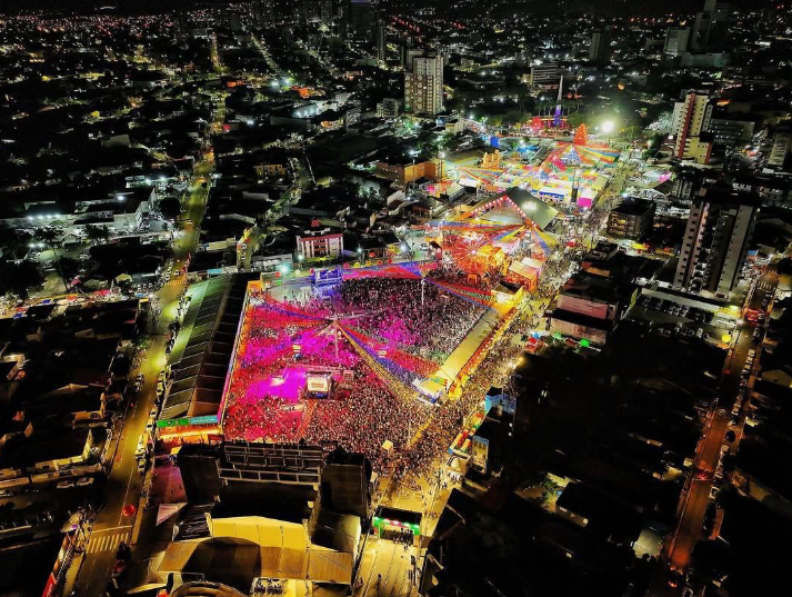 Forrozão das Antigas promete noite de nostalgia e romantismo no Parque do Povo neste domingo (15)