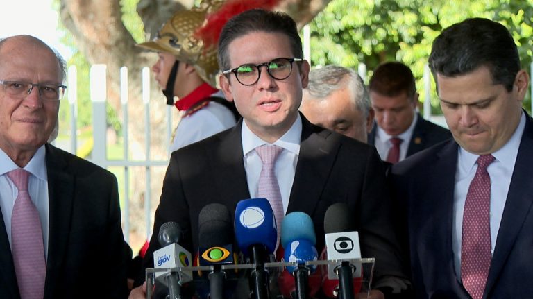 Mídia nacional destaca que Motta deu ultimato sobre IOF: “Chegou a hora de decidir o nosso destino”