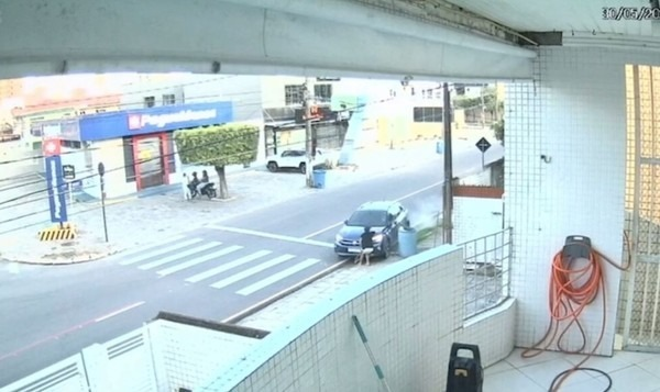 OPINIÃO – Da explosão ao atropelamento, do feminicídio à bala perdida: quem consola quem fica?