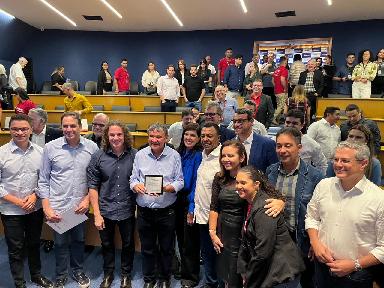 Veneziano destaca ações do governo Lula e do BNB para promover independência econômica de beneficiários do Bolsa Família