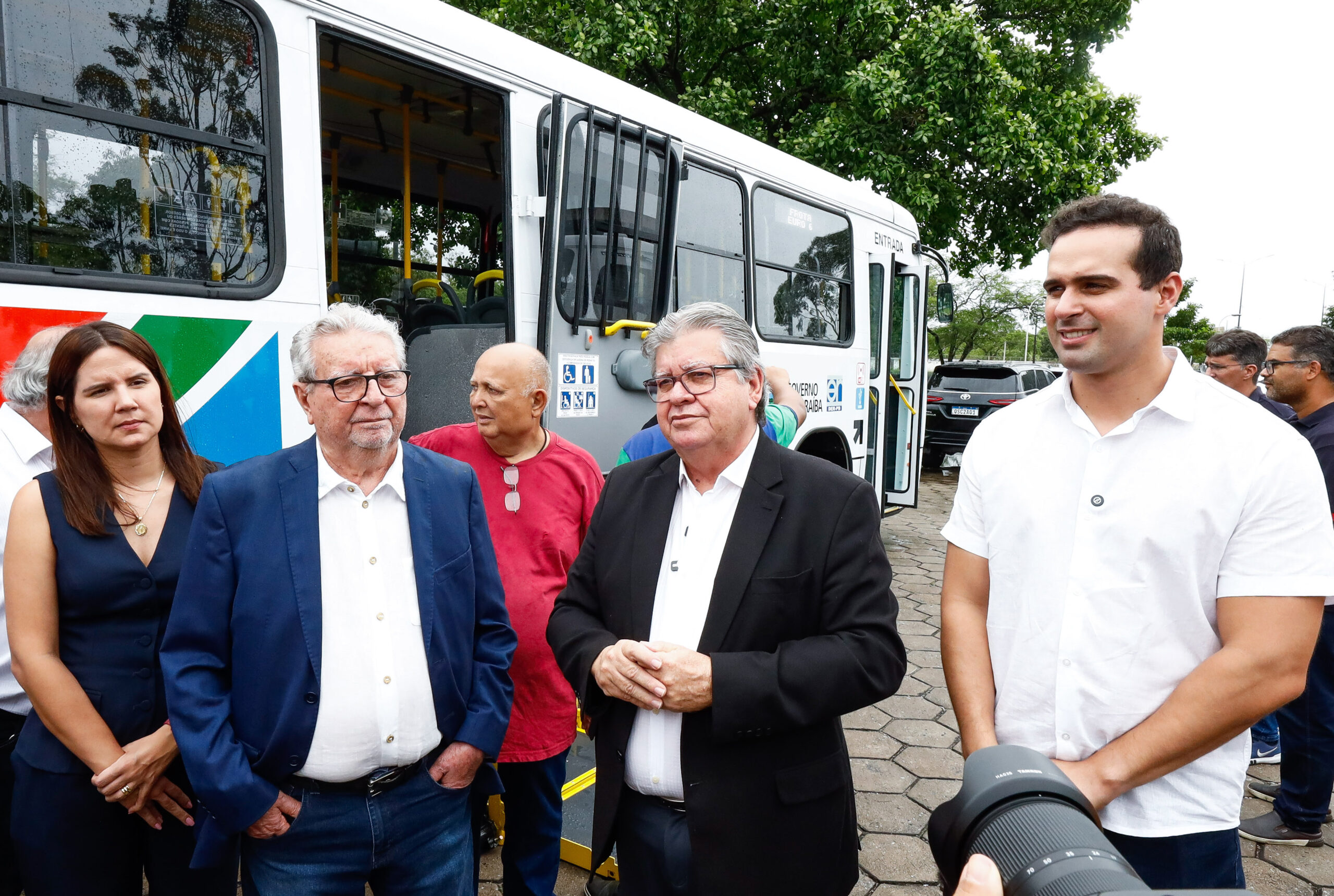 14 ônibus novos são entregues para Região Metropolitana e João Azevêdo destaca ações na mobilidade urbana