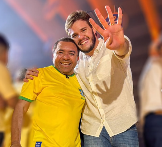 Aliado de Bruno Cunha Lima em CG, vereador anuncia saída do União Brasil e diz que prefeito também já avalia desfiliação