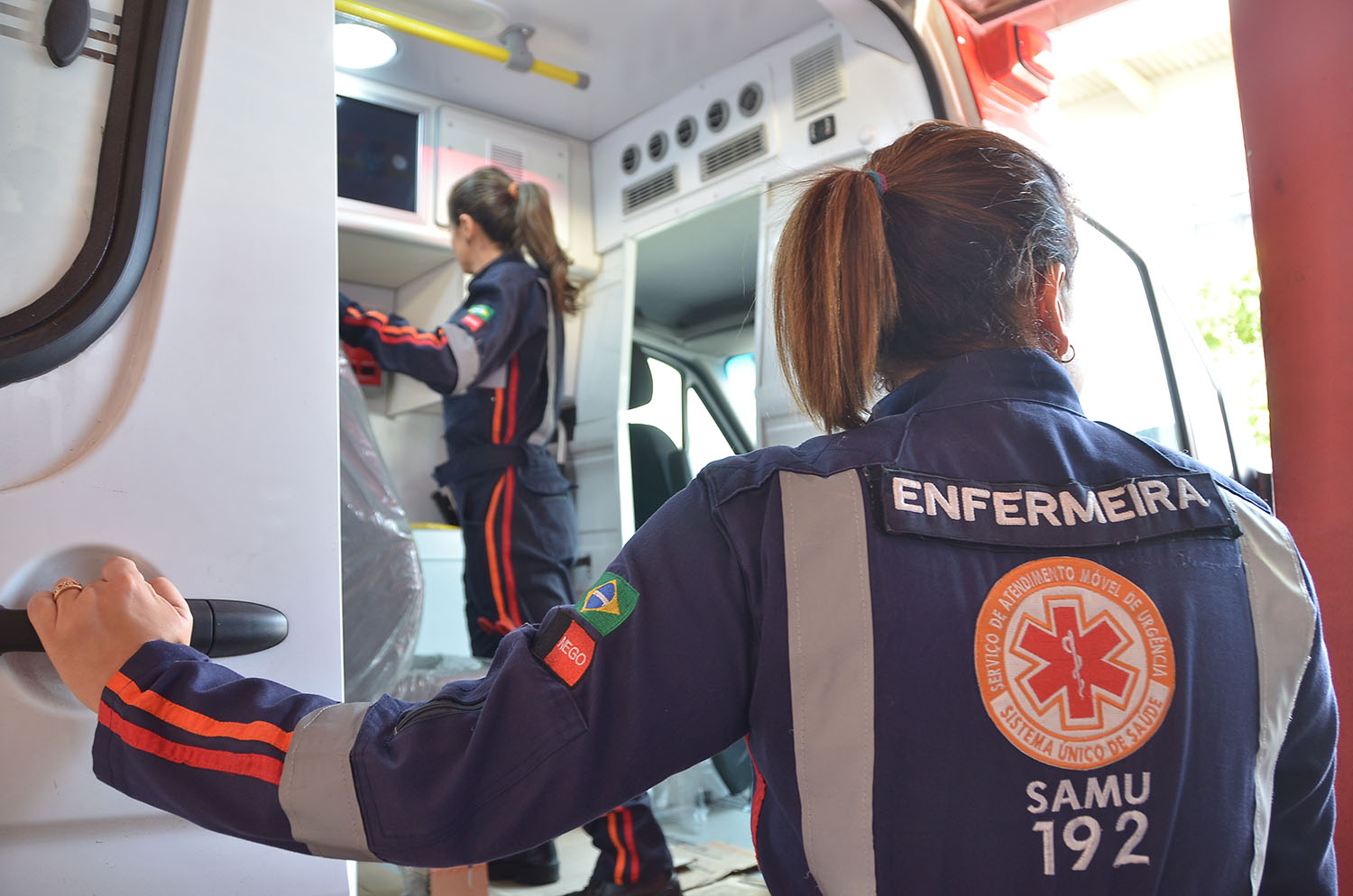 Ao tentar armar rede, menina de 7 anos cai e sofre traumatismo craniano na Paraíba