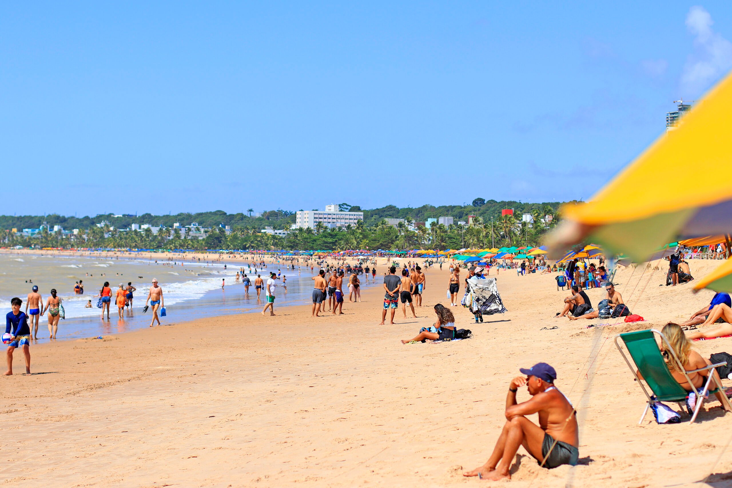 Banhistas devem evitar quatro trechos impróprios para banho no Litoral paraibano