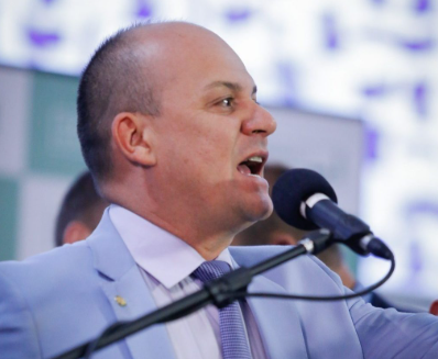 Cabo Gilberto tenta justificar postura antipatriota de Eduardo Bolsonaro nos EUA: “Está desesperado”