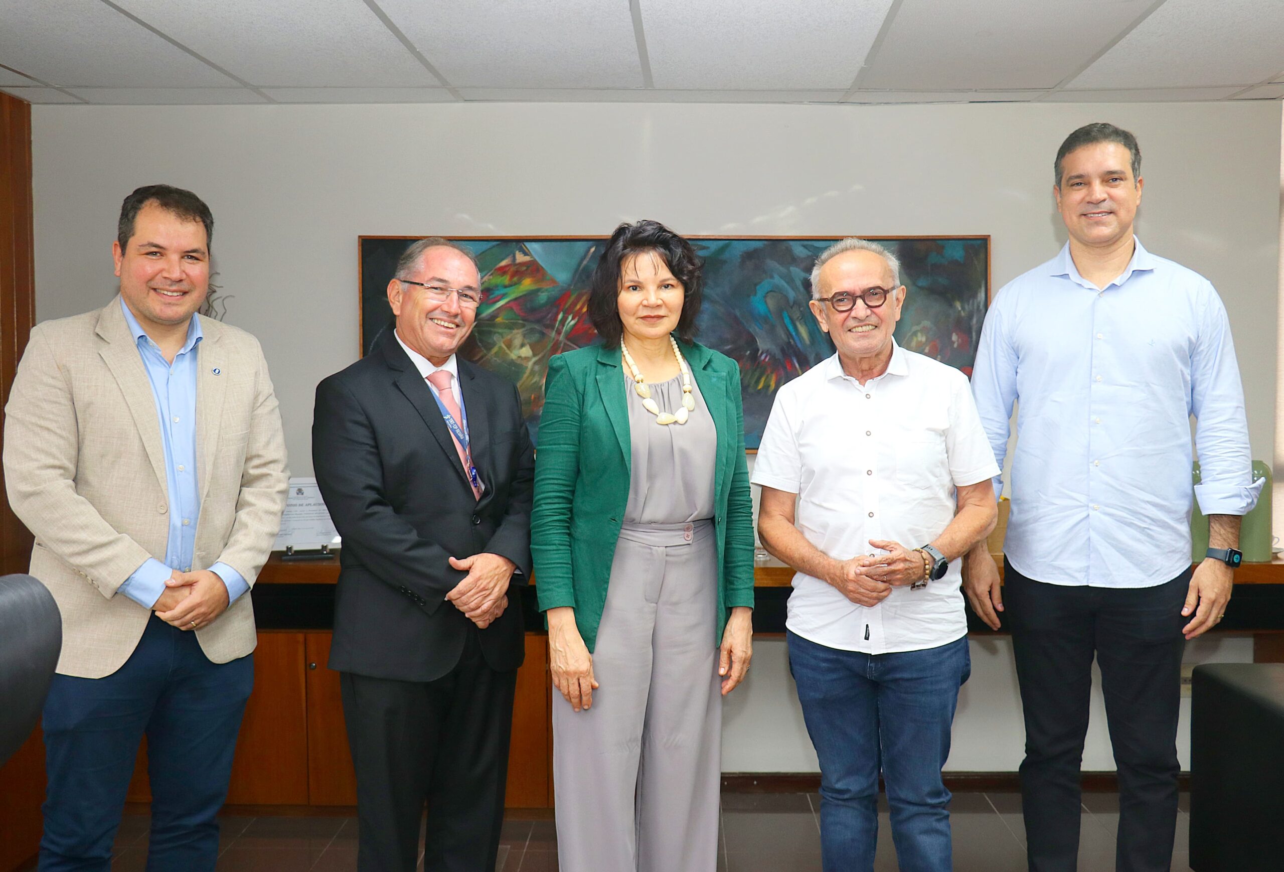 Cícero Lucena firma parceria com TRT-13 para uso compartilhado de prédio no Centro Histórico