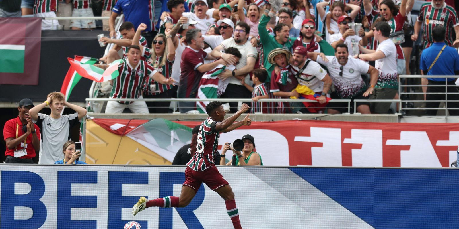 Hércules decide e Flu vence Al-Hilal para avançar no Mundial de Clubes