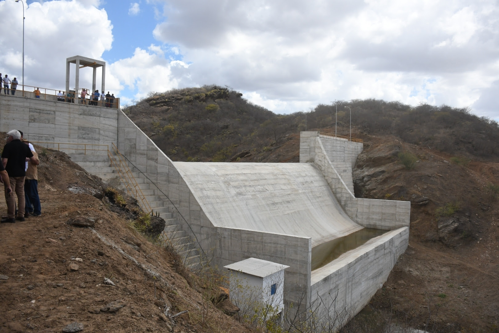 João Azevêdo entrega barragem de R$ 16 milhões e garante segurança hídrica na região de Pedra Lavrada
