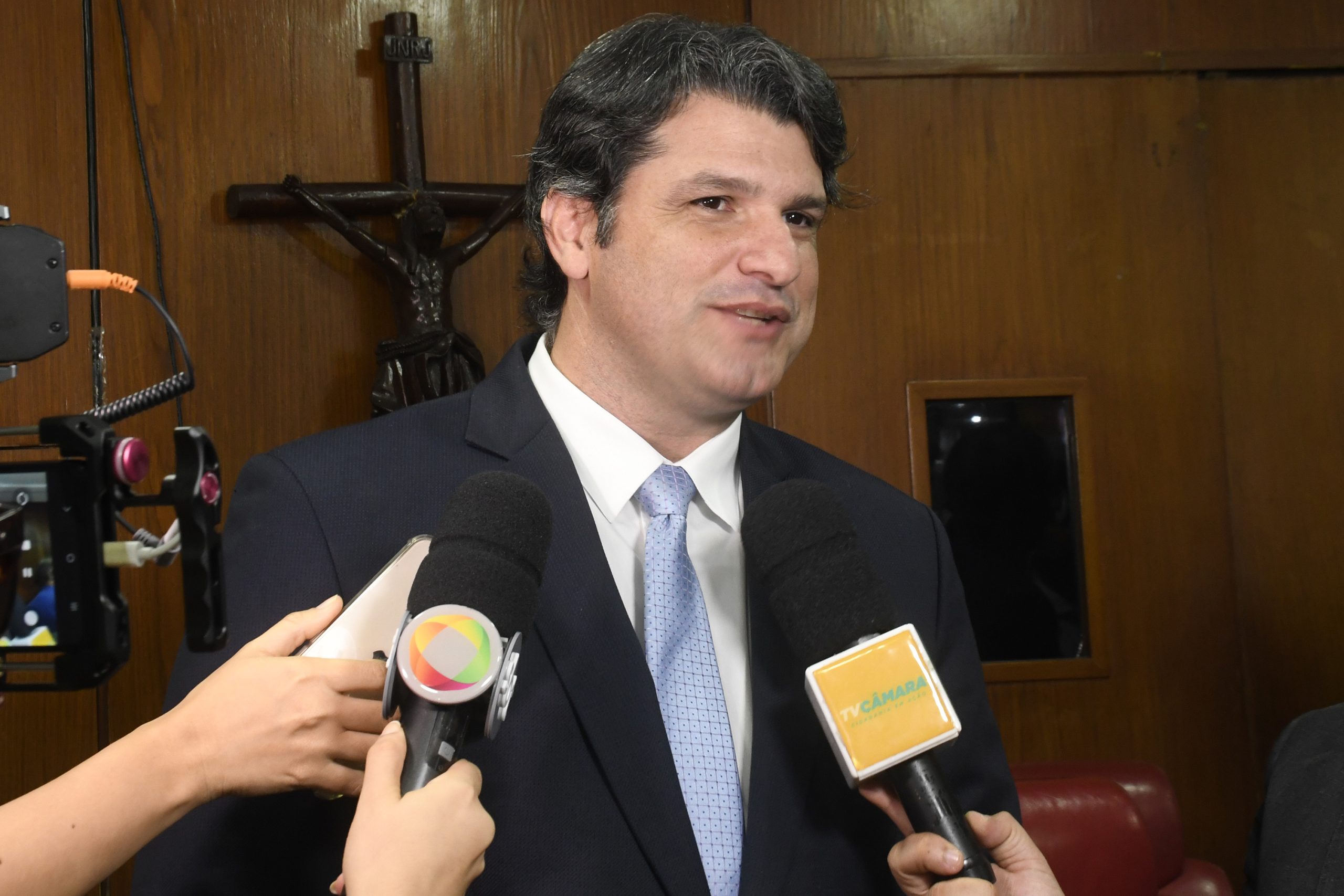 Léo Bezerra contraria Aguinaldo e diz que definição sobre chapa majoritária governista só ocorrerá em 26