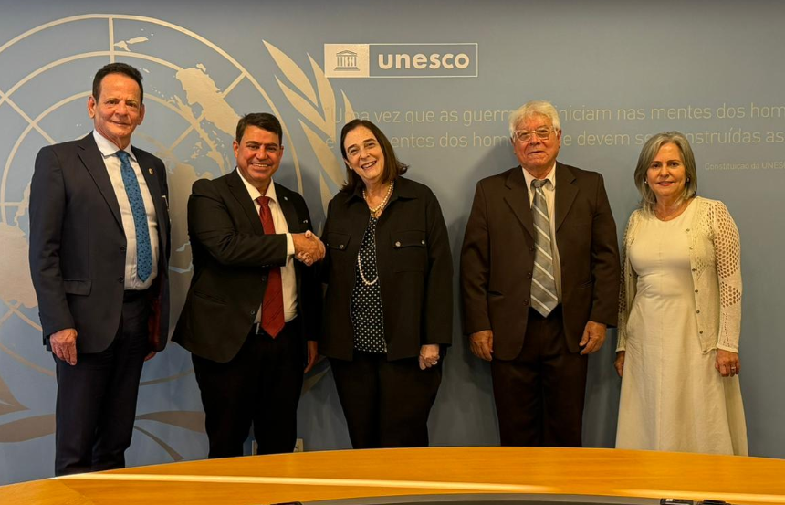 Vereadores vão à Unesco e pedem que Procissão da Penha seja considerada Patrimônio da Humanidade