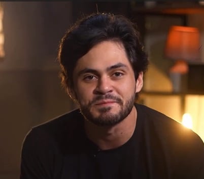 Ator Lucas Veloso critica proposta de liberação de CNH sem necessidade de autoescola e relembra acidente envolvendo o pai