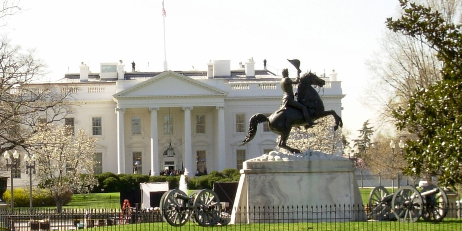 EUA divulgam estratégia de segurança, que prioriza controle migratório