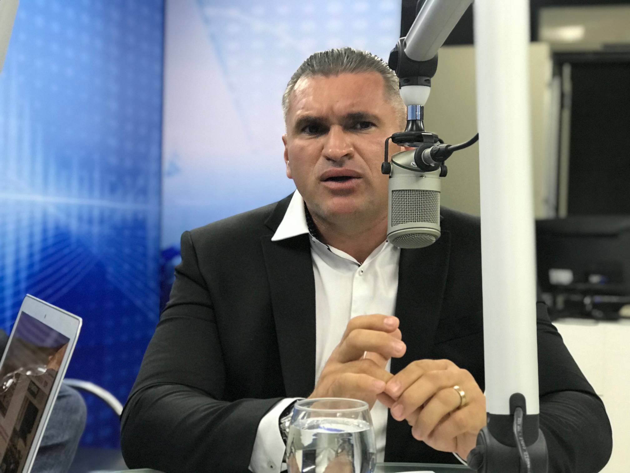 De “bolsonarista roxo” a petista de carteirinha: Julian Lemos busca filiação ao PT