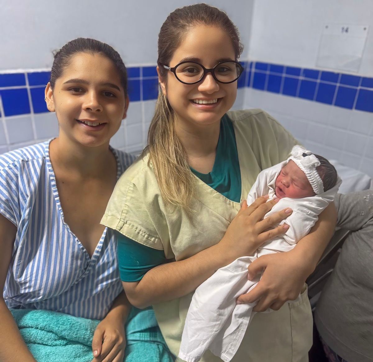 Jovem de 20 anos dá à luz dentro de carro em dia de forte chuva em João Pessoa