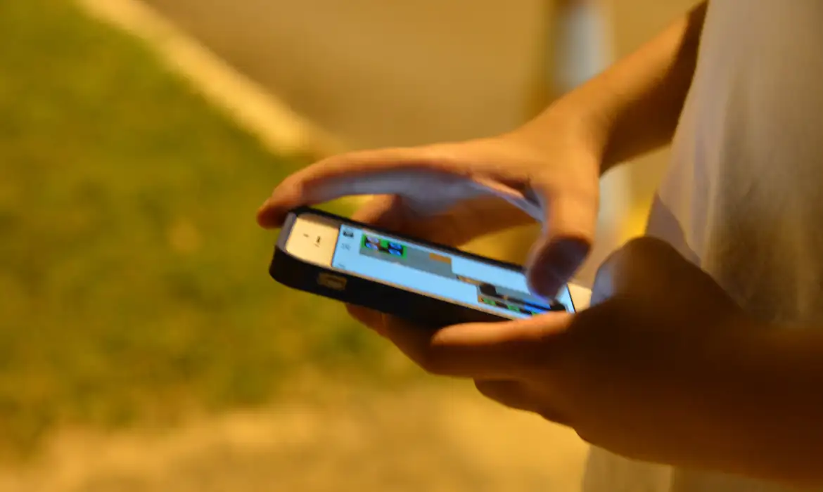 Na Paraíba, deputados aprovam projeto de prevenção à dependência digital infantil