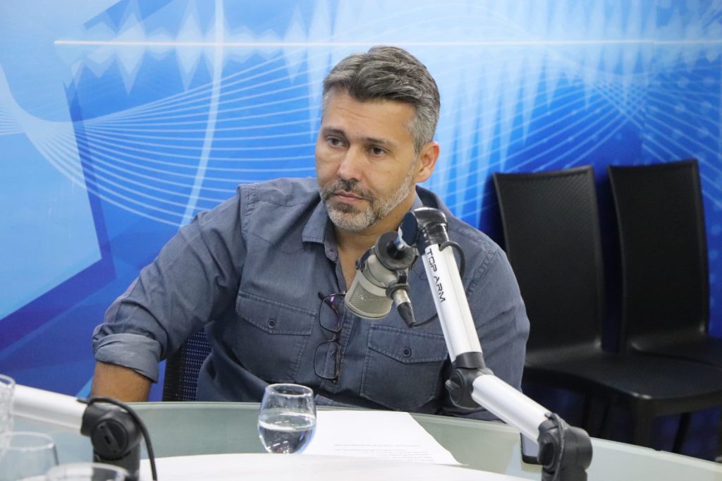 OUÇA: Leonardo Gadelha avalia como “acertada” sua convocação para depor na CPMI que investiga fraudes no INSS
