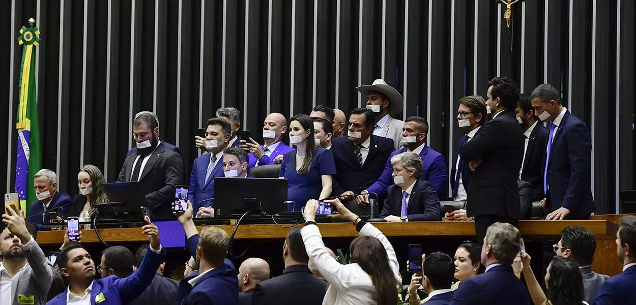 Oposição desocupa Senado sem acordo para impeachment de Moraes
