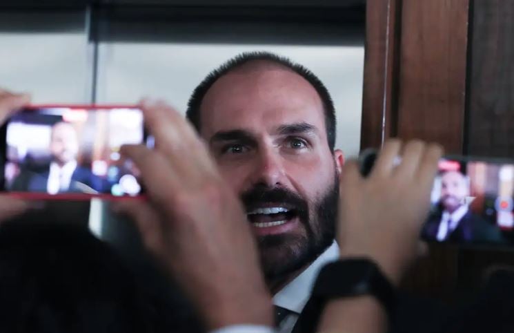 Na Paraíba, advogado alerta que não há previsão regimental para Eduardo Bolsonaro exercer mandato dos EUA