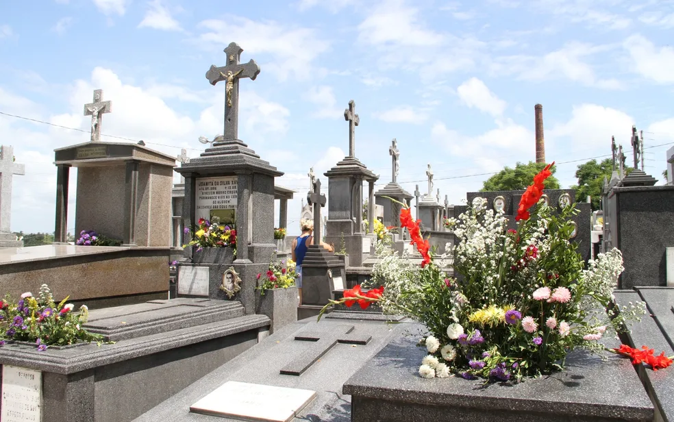 Prazo para recadastramento de sepulturas, túmulos e ossuários é prorrogado em JP; veja até quando