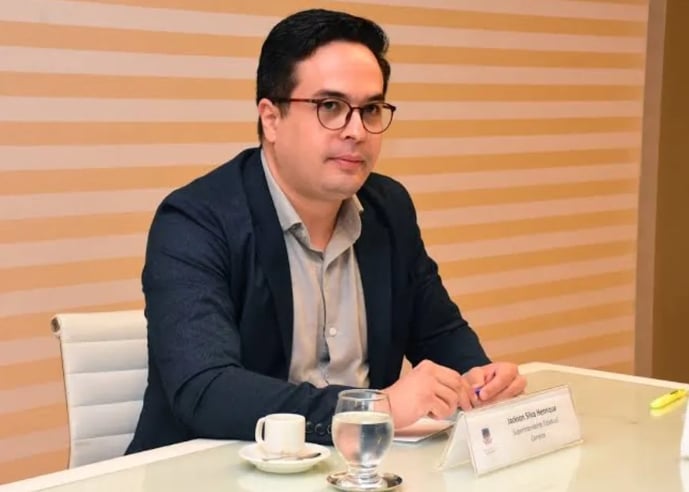 “Sentimento de dever cumprido”: aliado de Efraim, superintendente dos Correios na Paraíba deixa cargo