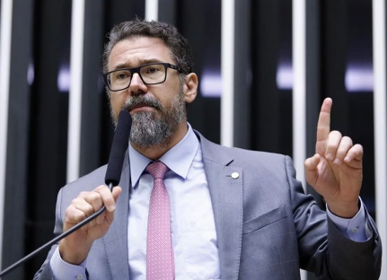 Sou autista e não entendi, diz deputado sobre sair da cadeira de Motta