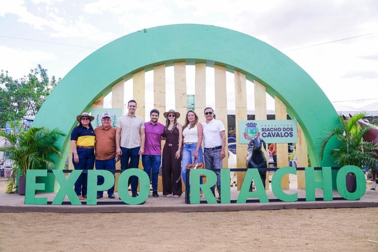 Vice-governador participa da 2ª Expo Riacho e destaca força do agronegócio no Sertão da Paraíba