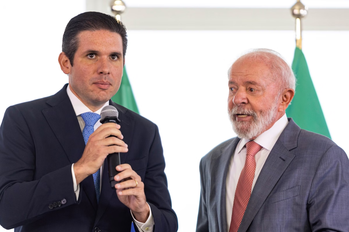 ‘Falei com Hugo Motta que é necessário cassar Eduardo Bolsonaro’, diz Lula durante entrevista