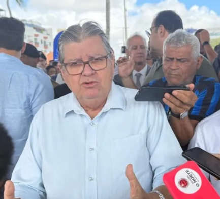 Apesar de aliança, João evita comentar movimento de Cícero: “Perguntem a ele qual é a chapa dele”