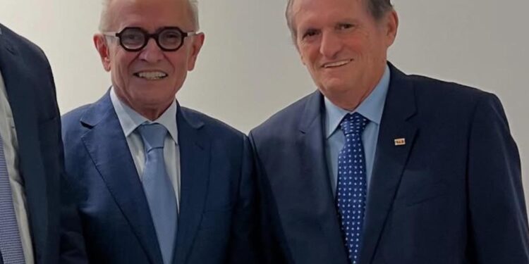 Às vésperas de viagem internacional, Cícero se reúne com bancada; Odon adianta que política também estará em pauta