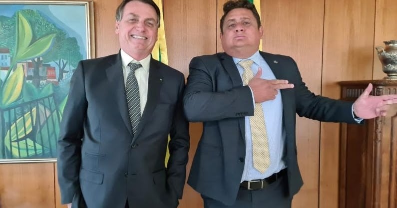 Deputado sai em defesa de Bolsonaro e diz que condenação é injusta: “Perseguido por não se render ao sistema”