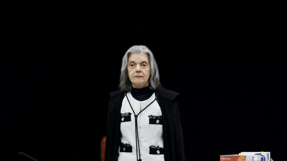 STF retoma às 14h julgamento de Bolsonaro com voto decisivo de Cármen Lúcia