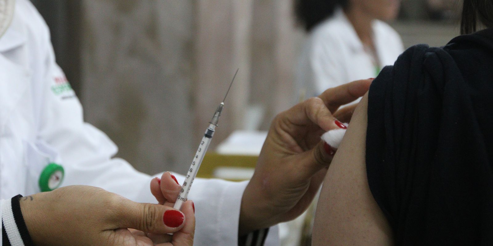 Vacina contra a covid-19 protege gestantes contra complicações