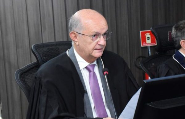 Biblioteca do STJ adquire livro do desembargador paraibano Aluízio Bezerra sobre improbidade administrativa