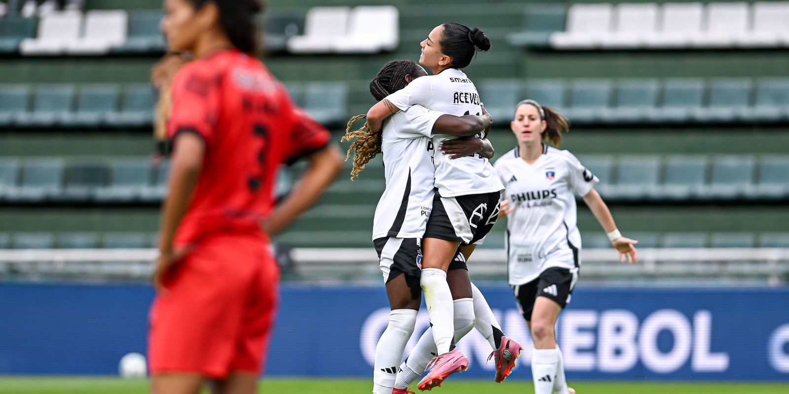 Com técnica brasileira, Colo Colo vai à semi da Libertadores Feminina