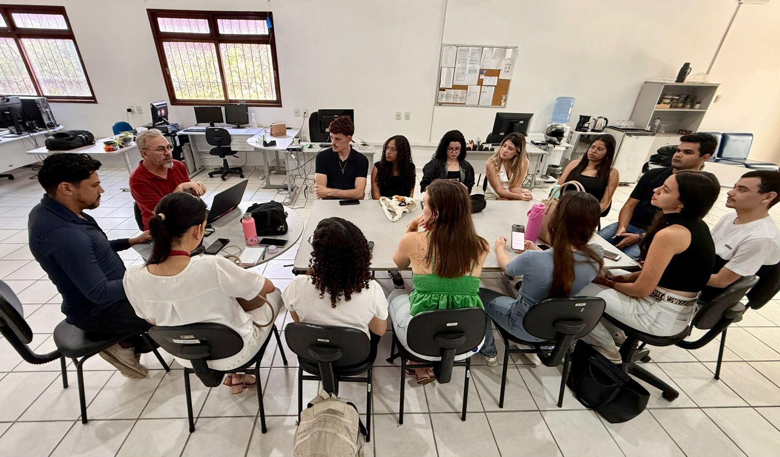 Estagiários de Jornalismo da UEPB preparam pautas para Academia LED Globo