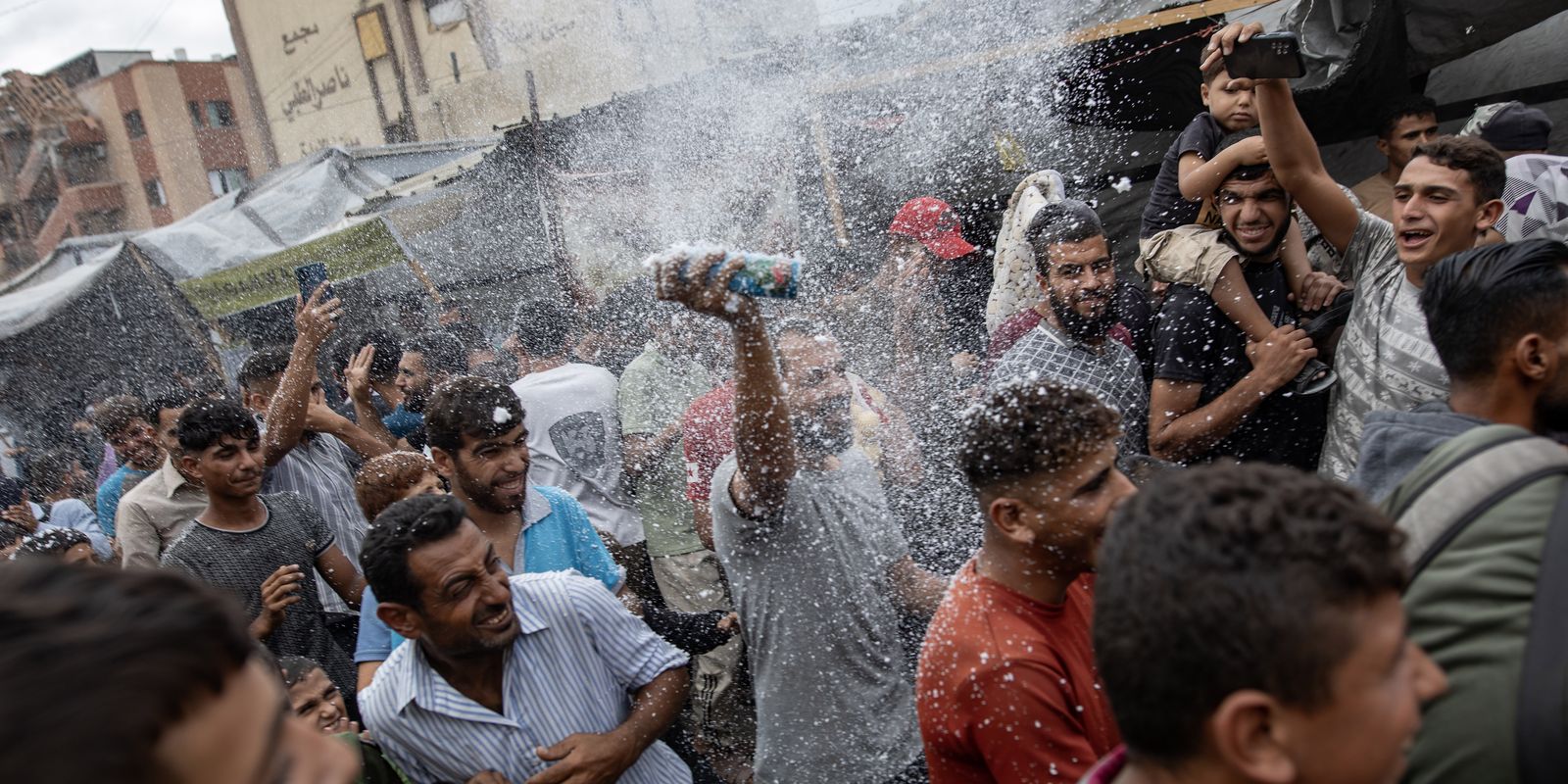 Hamas anuncia acordo de paz com Israel e o fim dos bombardeios em Gaza