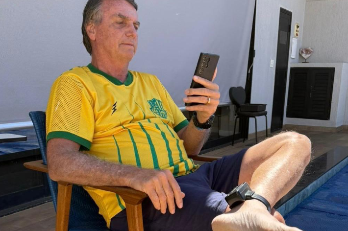 Moraes nega pedido da defesa e mantém Bolsonaro em prisão domiciliar