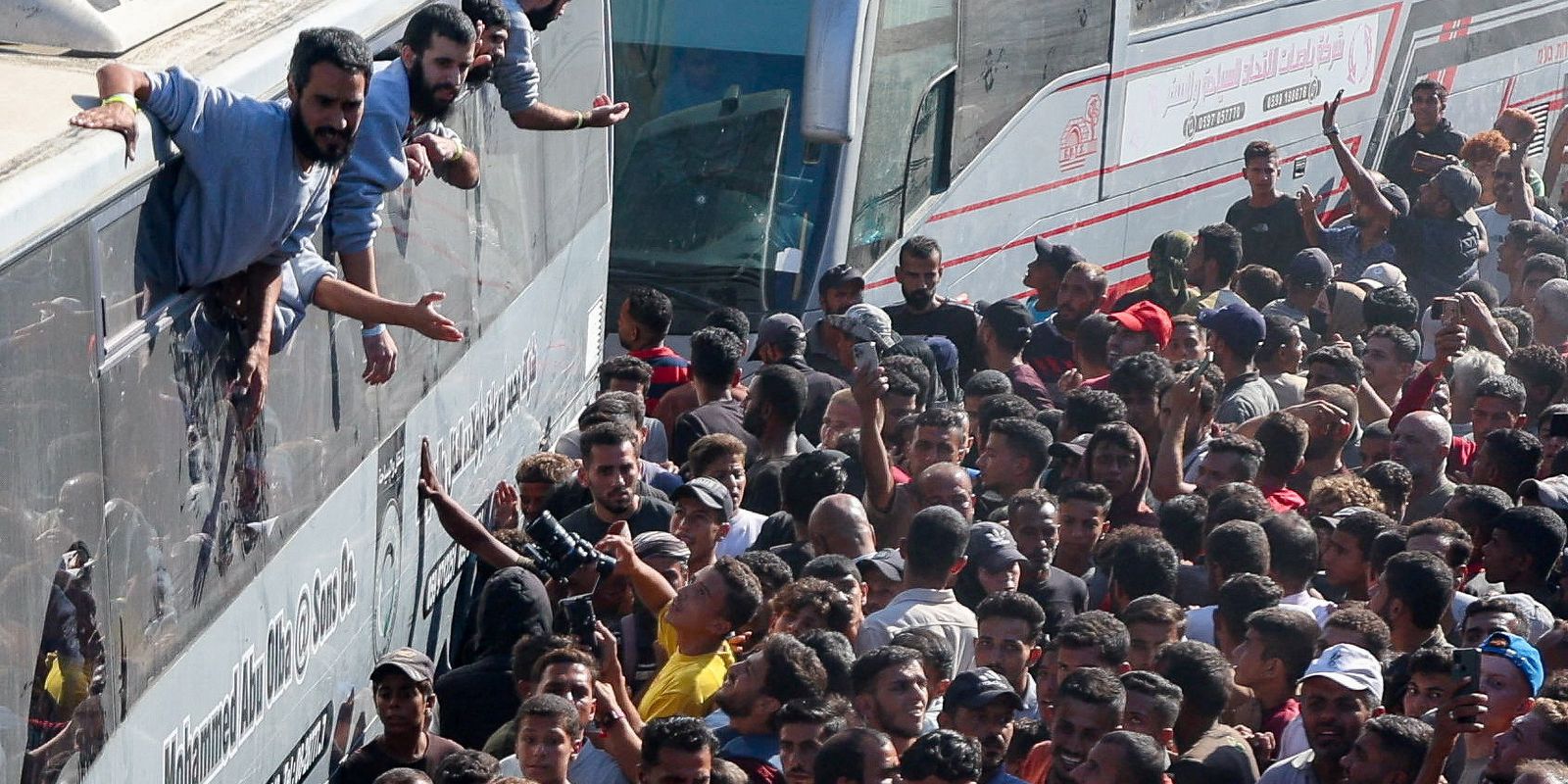 Reféns reencontram familiares com cessar-fogo em Gaza