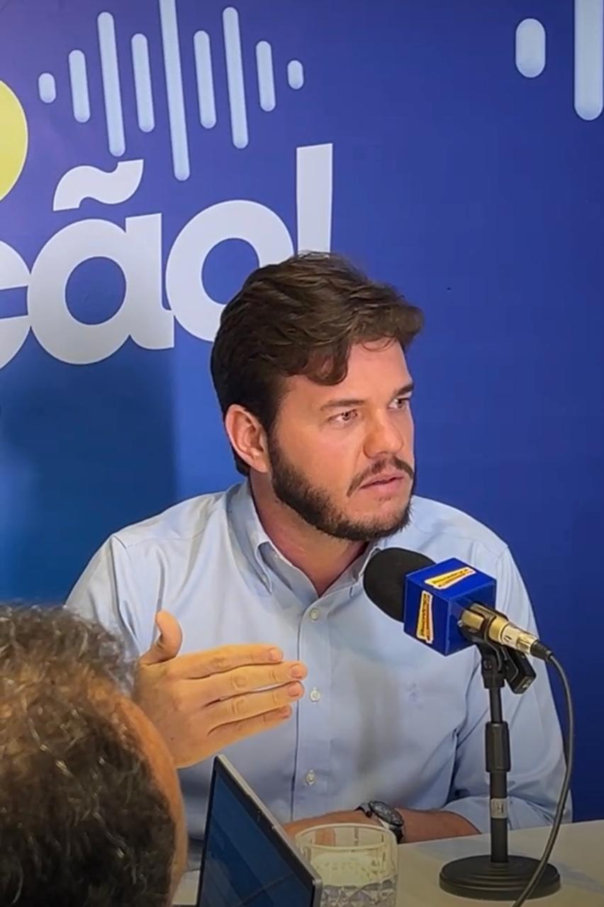 Bruno Cunha Lima confirma que processará Dalton Gadelha por gesto insinuando ‘roubo’