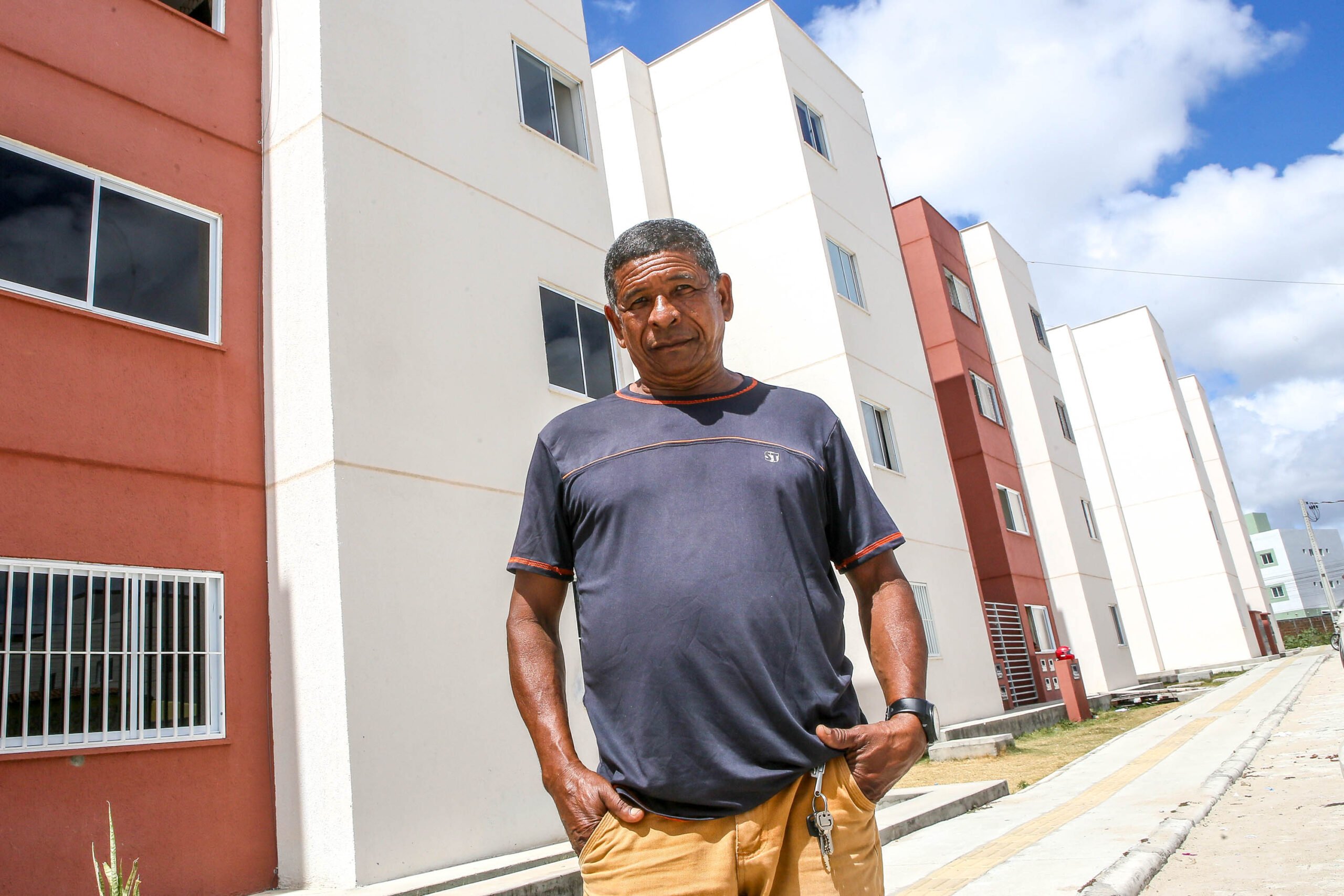 Dia da Consciência Negra: PMJP entrega título de posse de apartamentos do Residencial Quilombola, em Paratibe