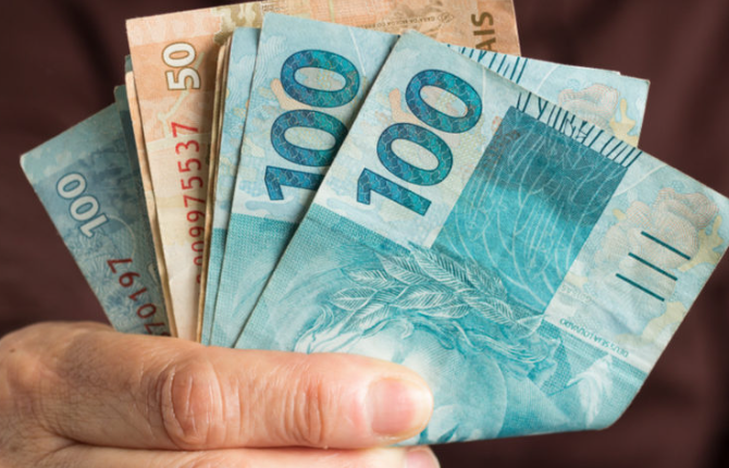 Falta de pagamento do 13º pode levar à reprovação de contas de gestores, alerta presidente do TCE/PB