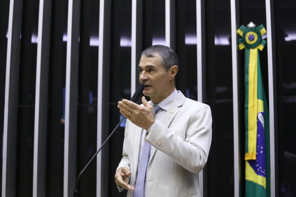 Após publicação enigmática nas redes sociais, Romero Rodrigues detalha conversas do Podemos para 2026