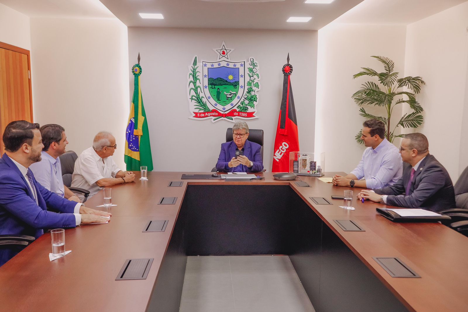 Cícero assina termo de cessão da Estação das Artes para instalação de Centro de Computação Quântica